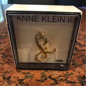 Anne Klein “L” Pin